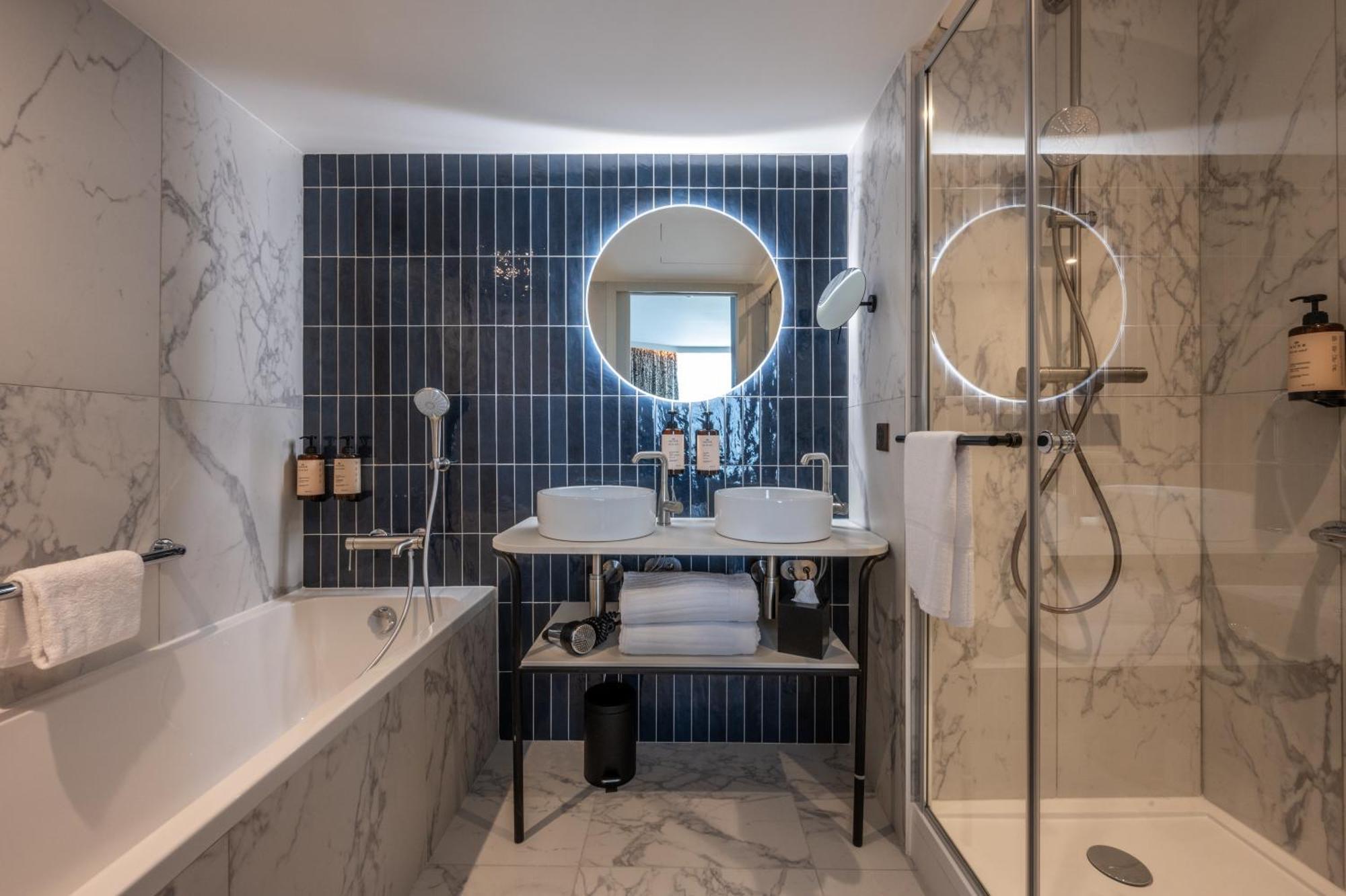 Hotel Mercure La Rochelle Vieux Port 4*