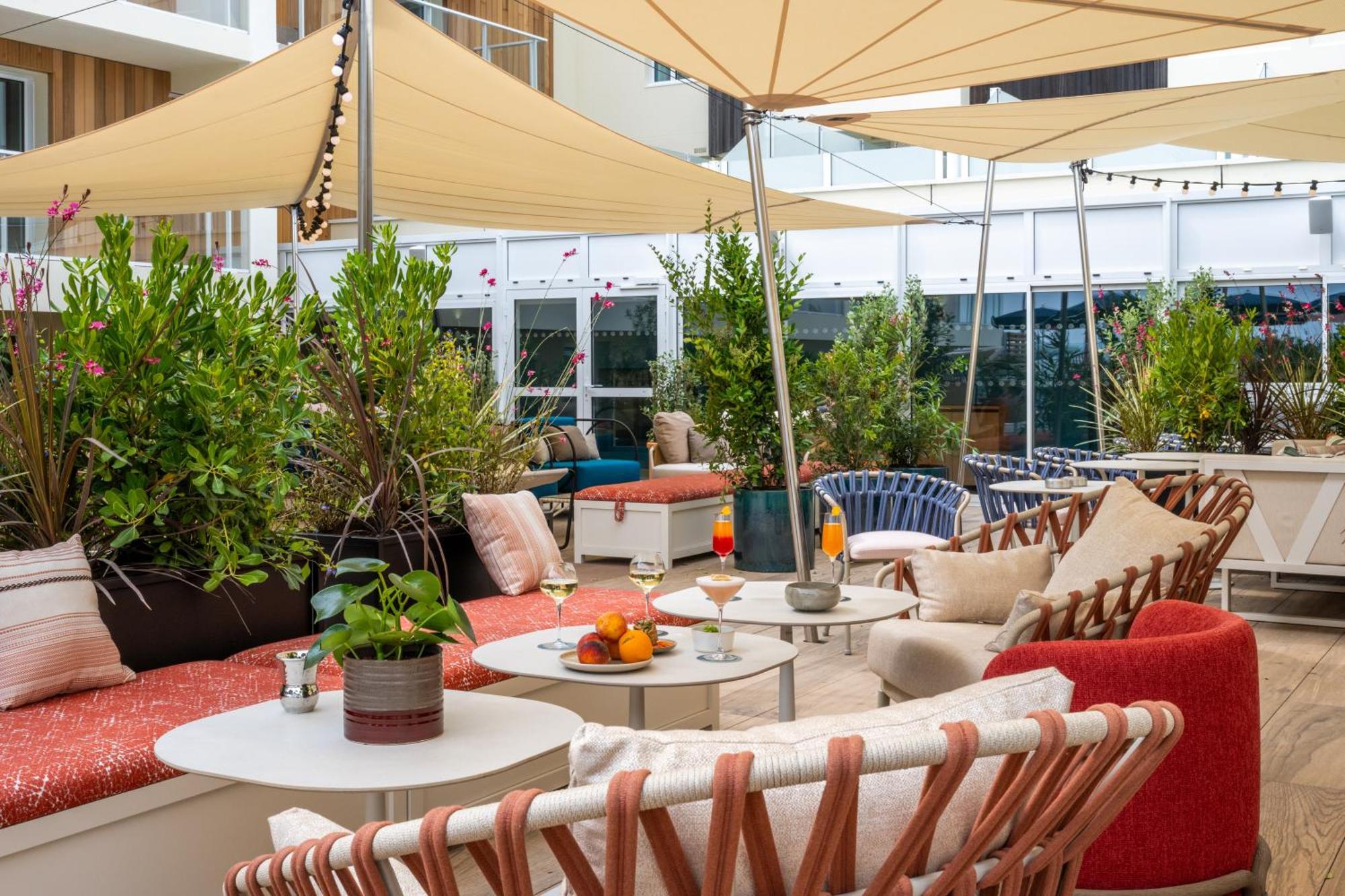 Mercure Vieux Port Sud Hotel 4*